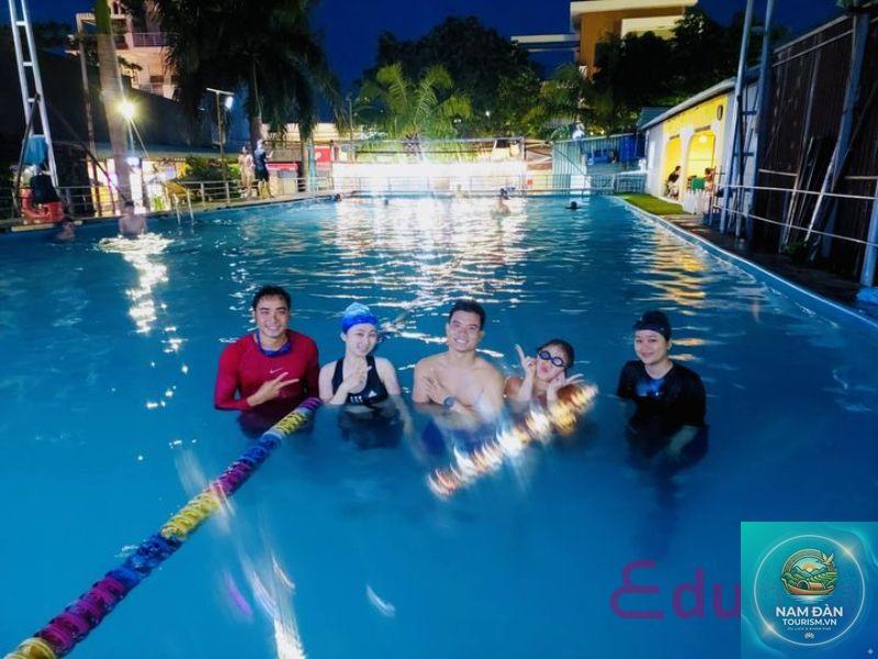 Hồ bơi Thạnh Lộc Quận 12 - Hình 1