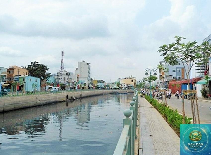 Kênh Tân Hóa – Lò Gốm Quận 11