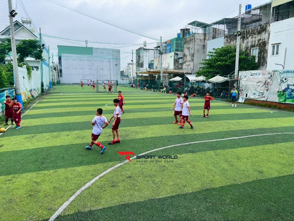 Sân bóng đá Thạnh Lộc Quận 12 - Hình 1