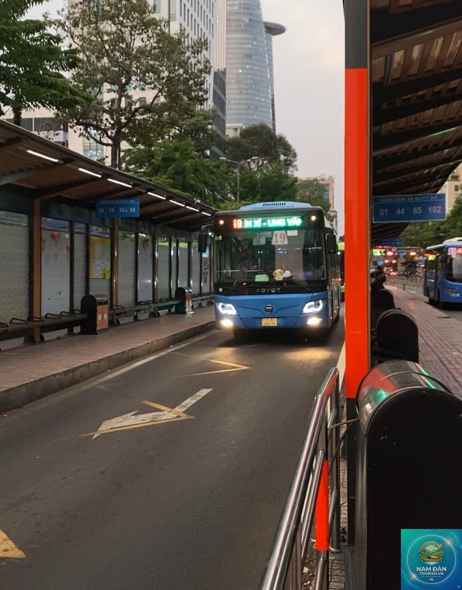 Trạm xe buýt Ga Sài Gòn Quận 10 - Hình 1