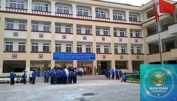 Trường THPT Nguyễn Hiền Quận 11 - Hình 4