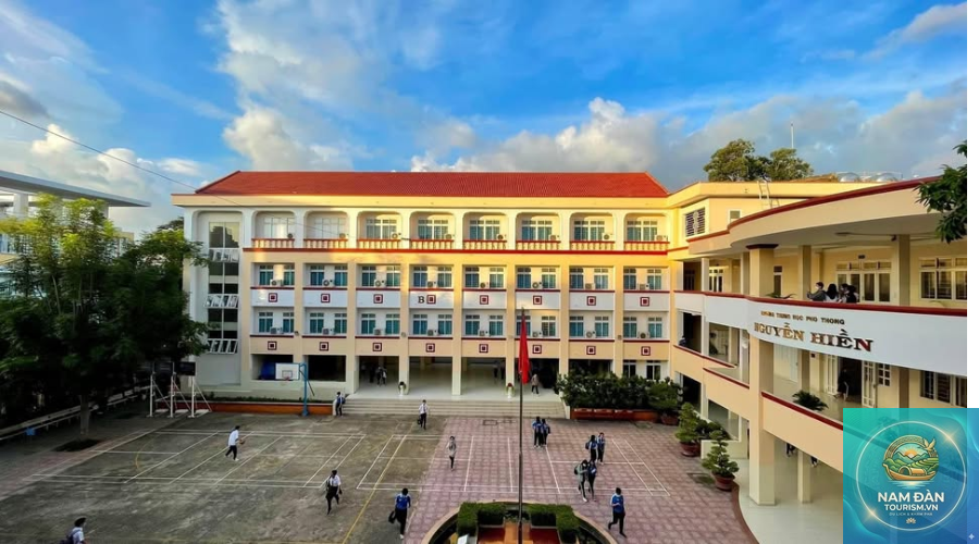 Trường THPT Nguyễn Hiền Quận 11