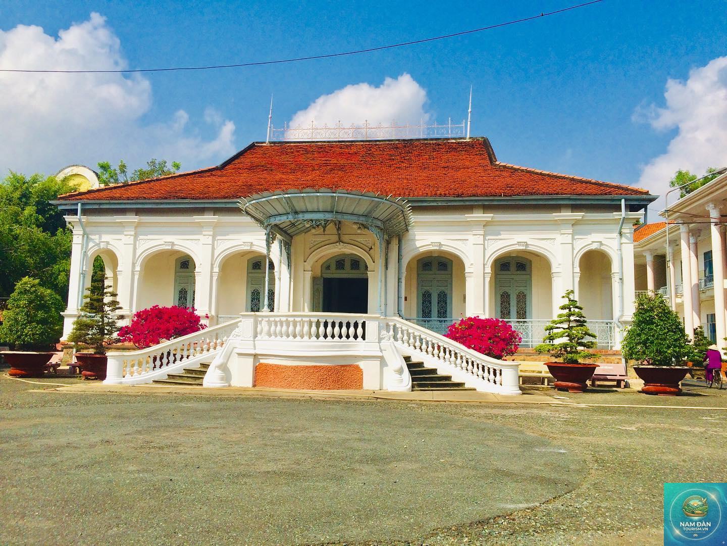 bảo tàng tiền giang - Hình 1