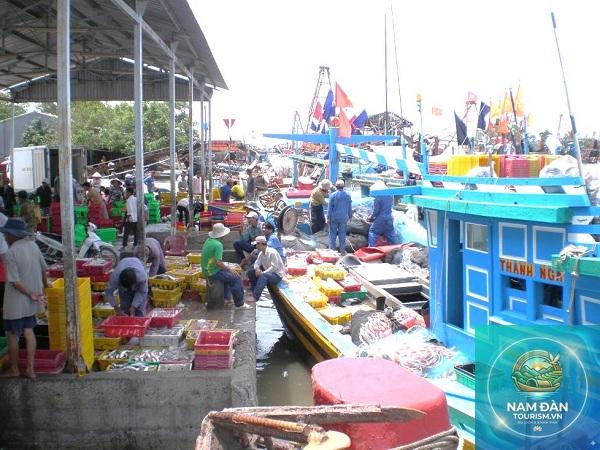 bến tàu định an