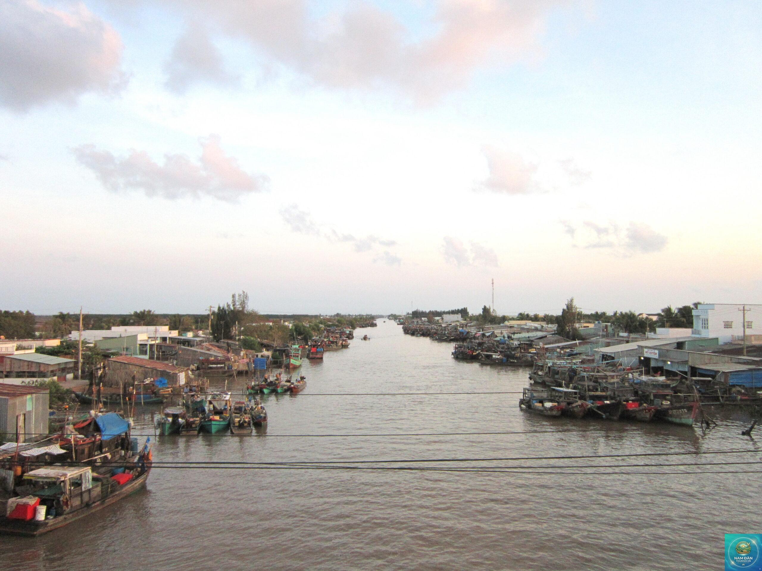 bến tàu nhà mát - Hình 2