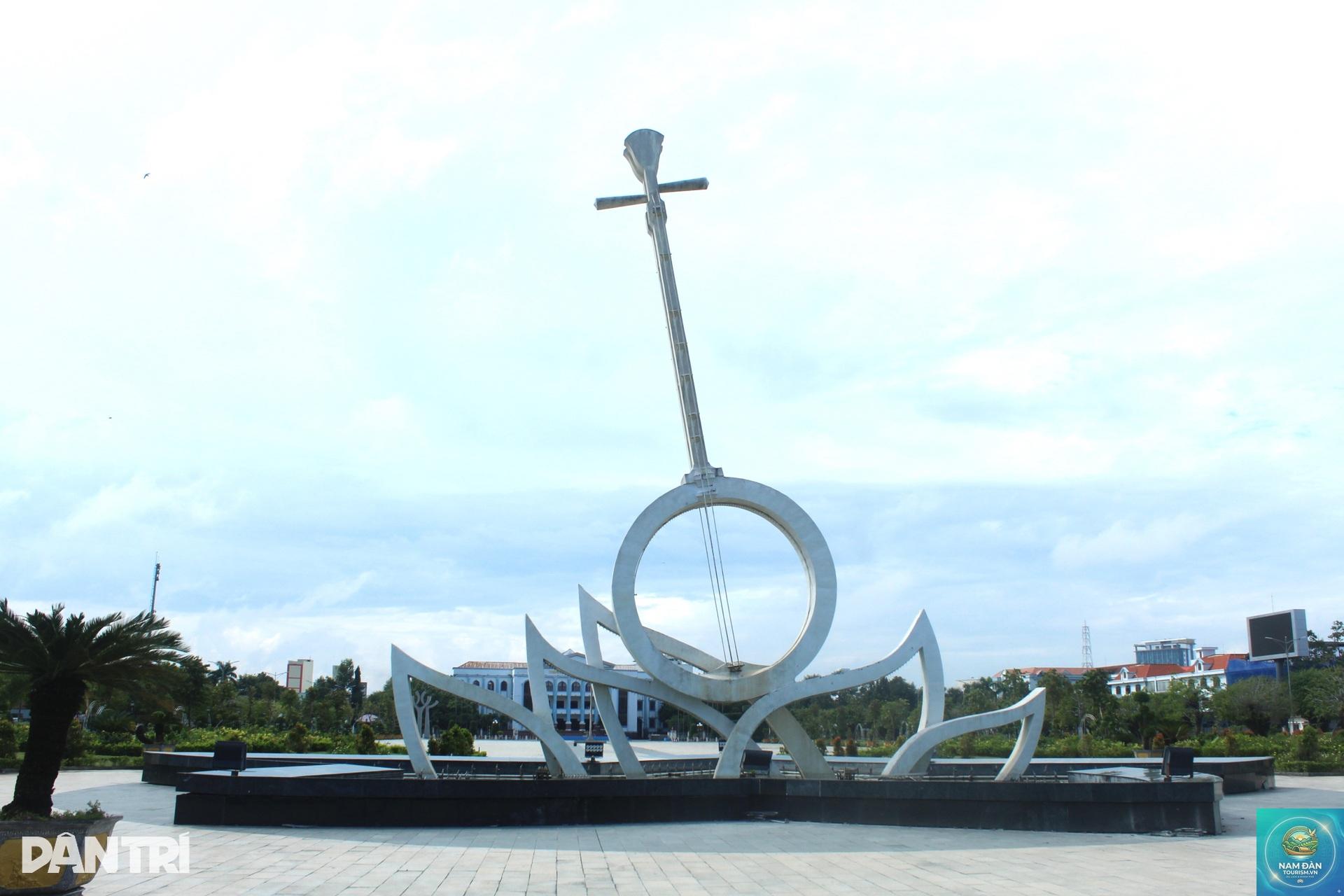 biểu tượng đờn kìm bạc liêu - Hình 4