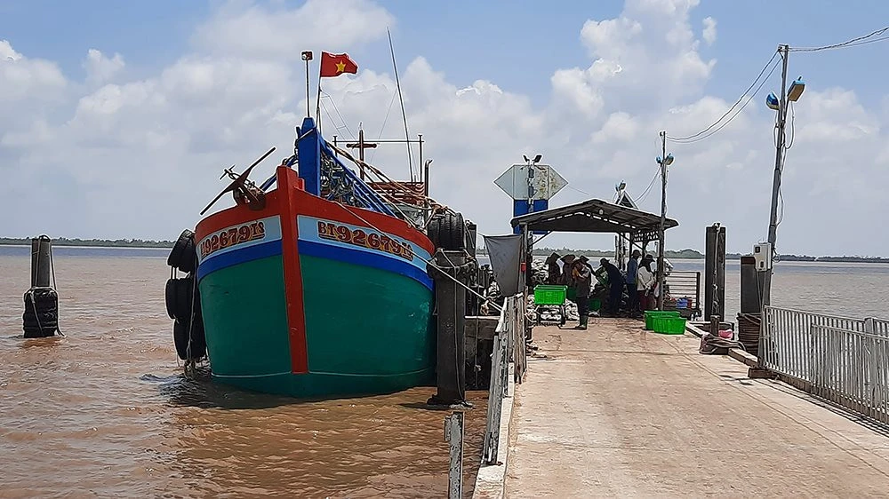 cảng cá thạnh phú - Hình 3