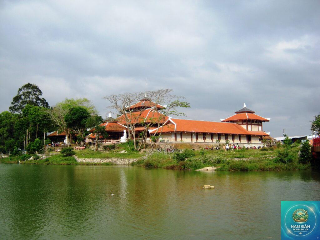 chùa phật lớn