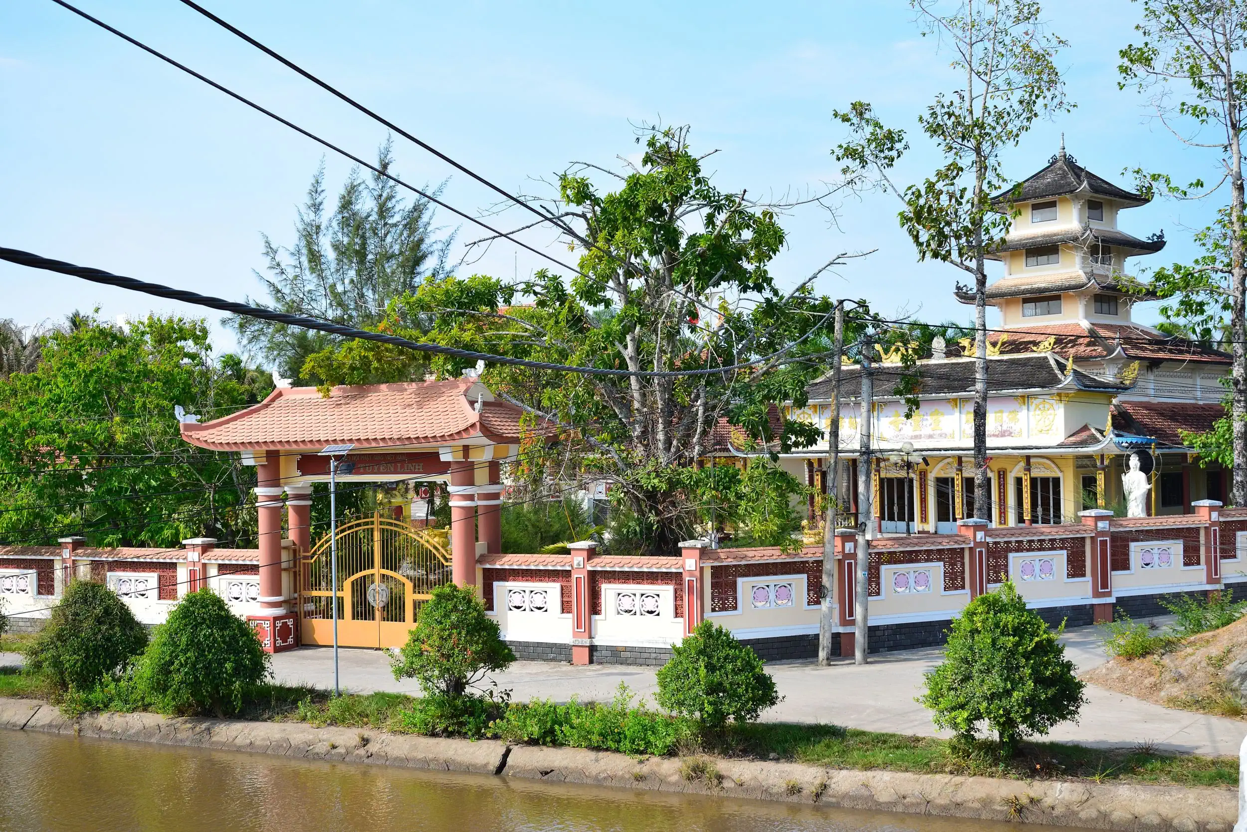 chùa tuyên linh - Hình 1