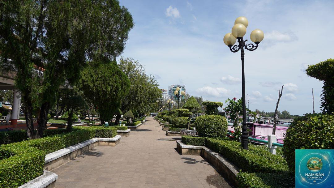 công viên bến ninh kiều - Hình 3