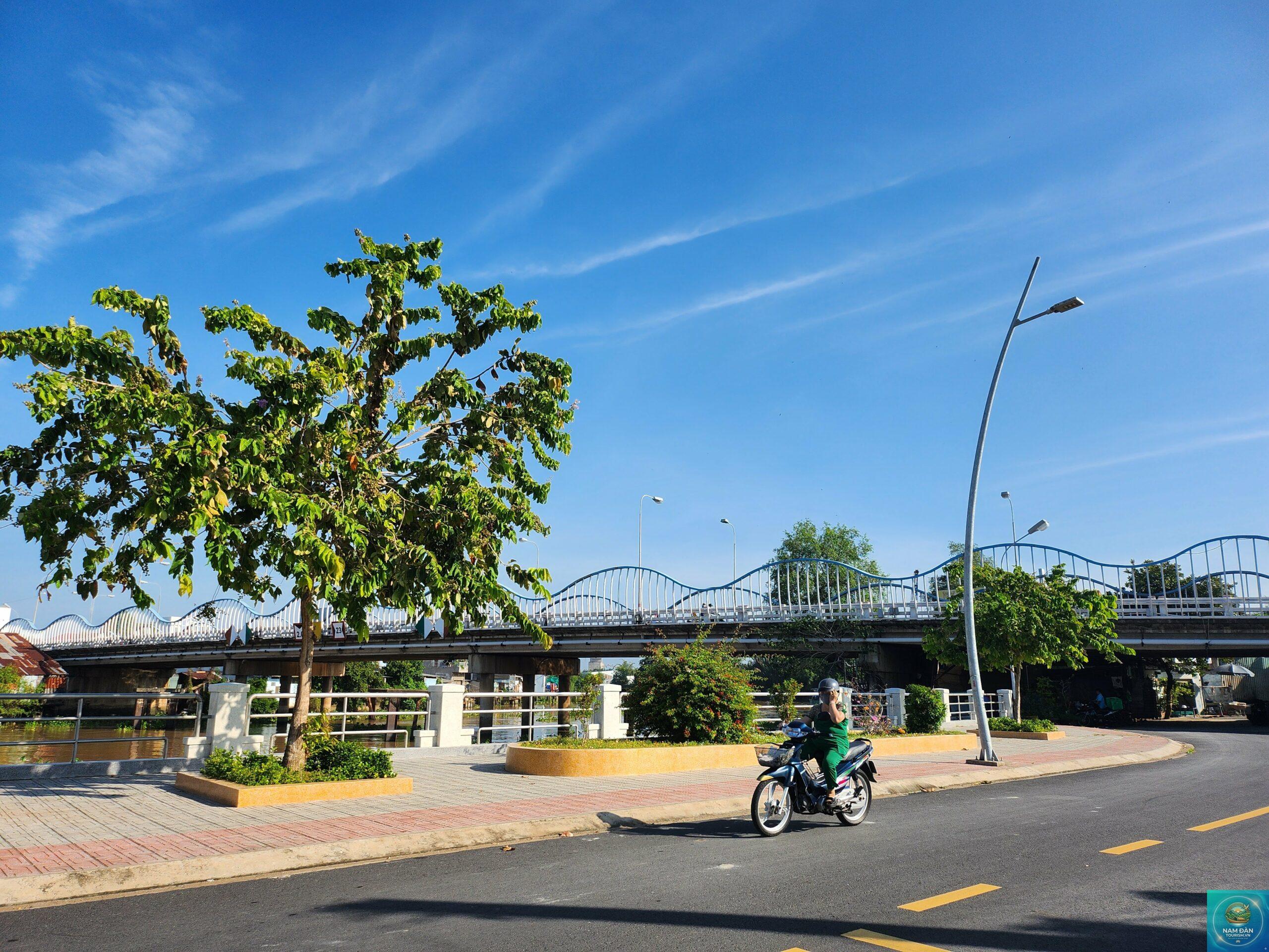 công viên bờ sông mỹ tho - Hình 3