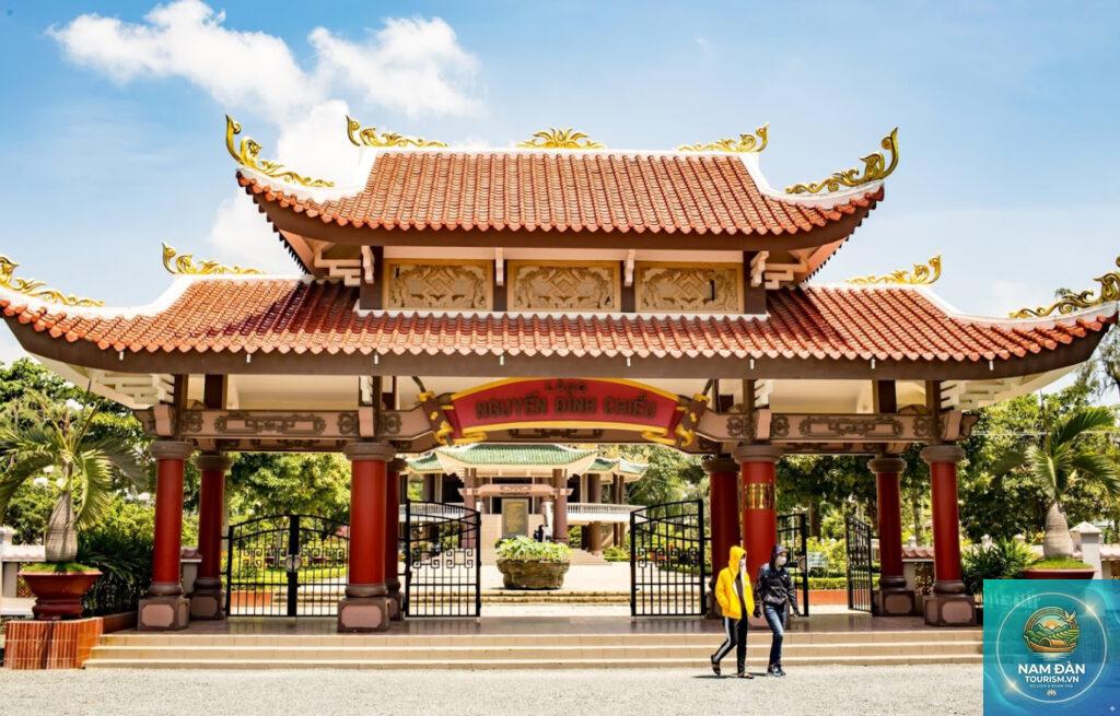 đền thờ nguyễn đình chiểu