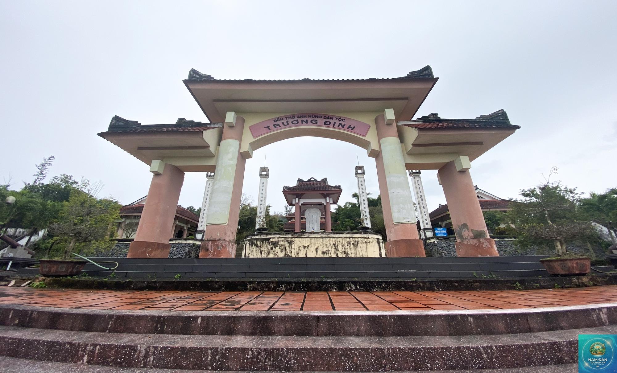 đền thờ trương định - Hình 5