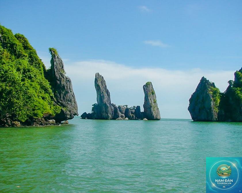 hòn phụ tử - Hình 1