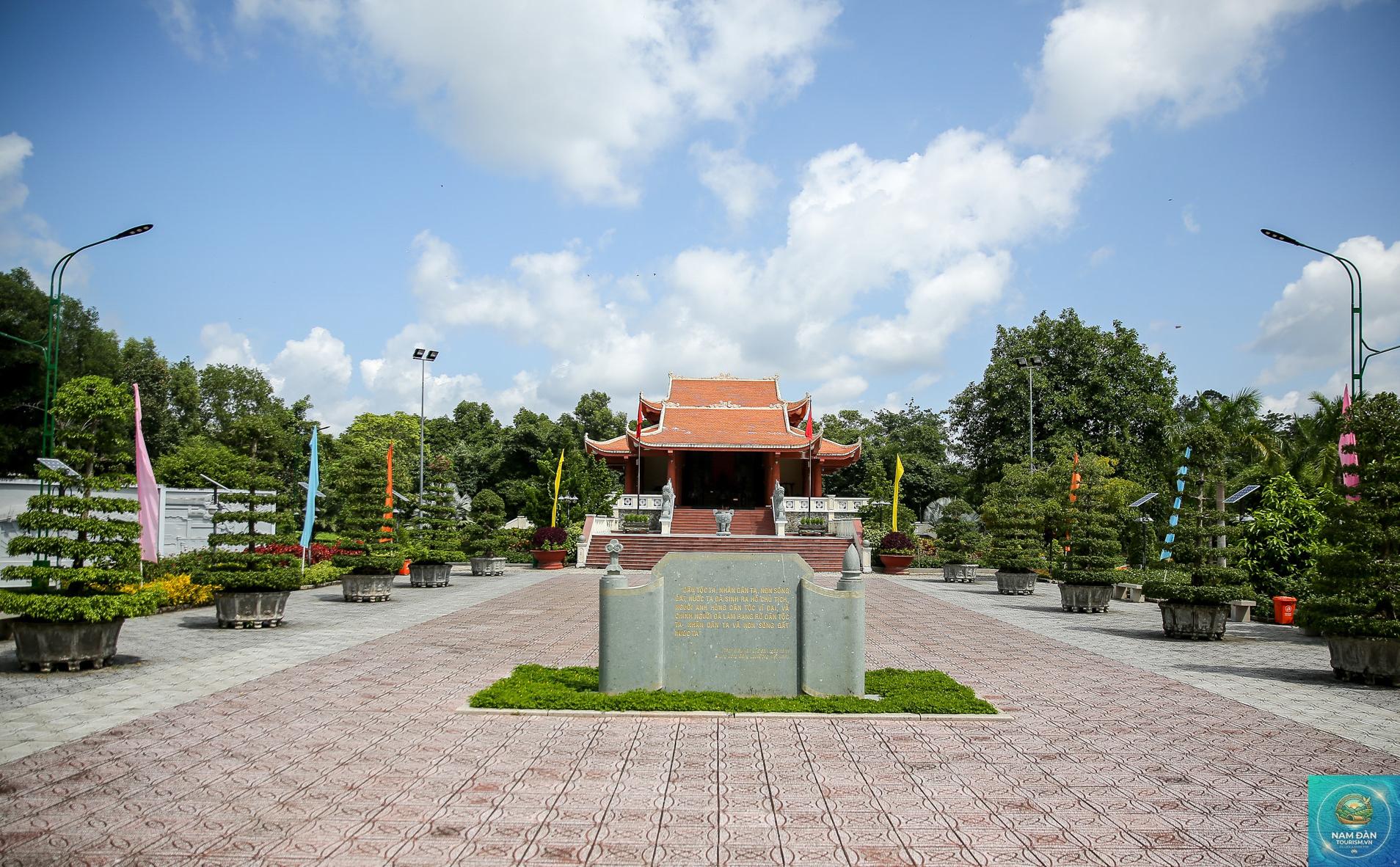 khu tưởng niệm chủ tịch hồ chí minh cà mau - Hình 3