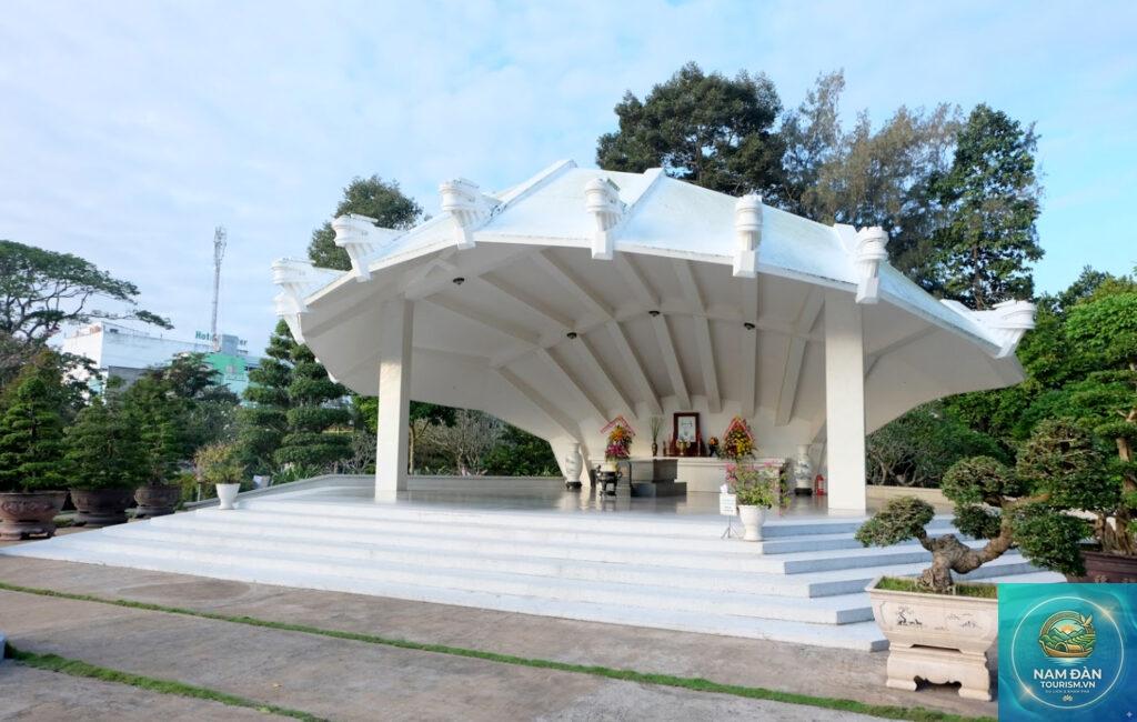 lăng cụ phó bảng nguyễn sinh sắc