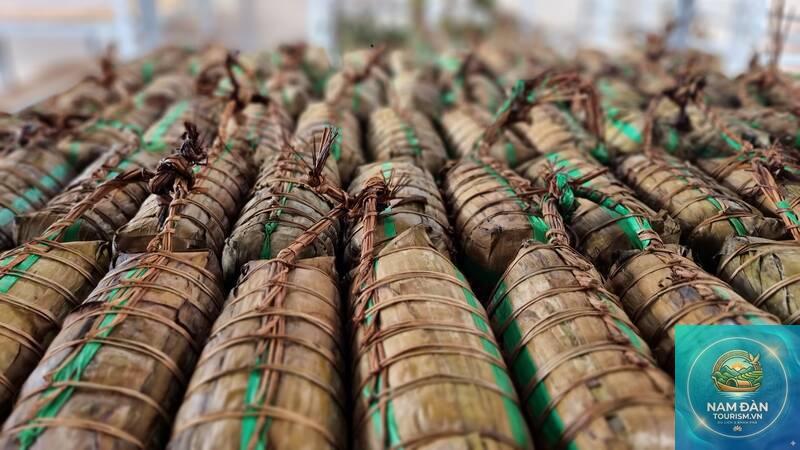 làng nghề bánh tét trà cuôn - Hình 2