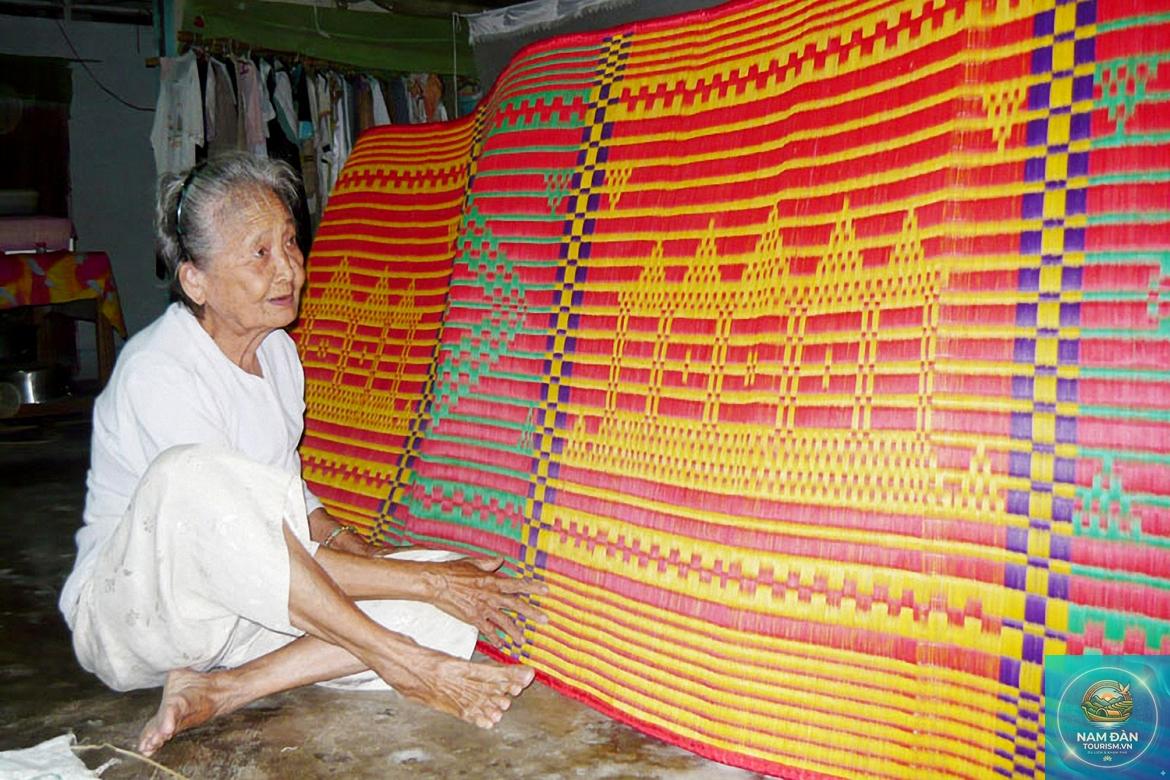 làng nghề dệt chiếu cà hom - Hình 1