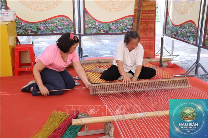 làng nghề dệt chiếu cà hom - Hình 3