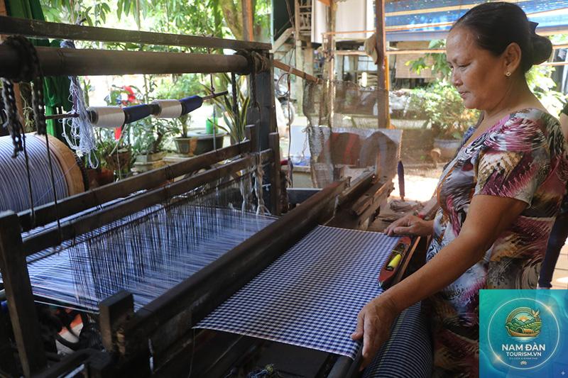 làng nghề dệt choàng long khánh - Hình 1