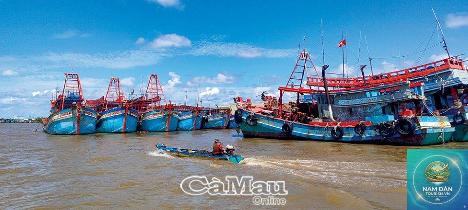 làng nghề đóng tàu sông đốc - Hình 2