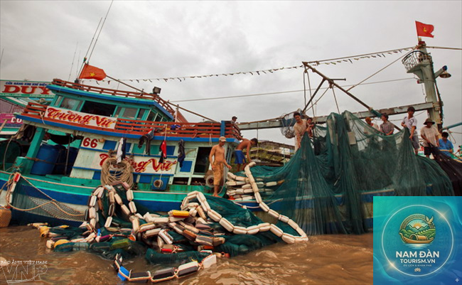 làng nghề đóng tàu sông đốc