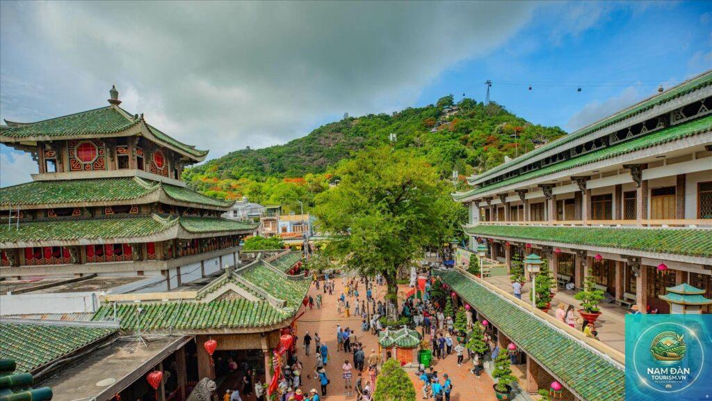miếu bà chúa xứ núi sam