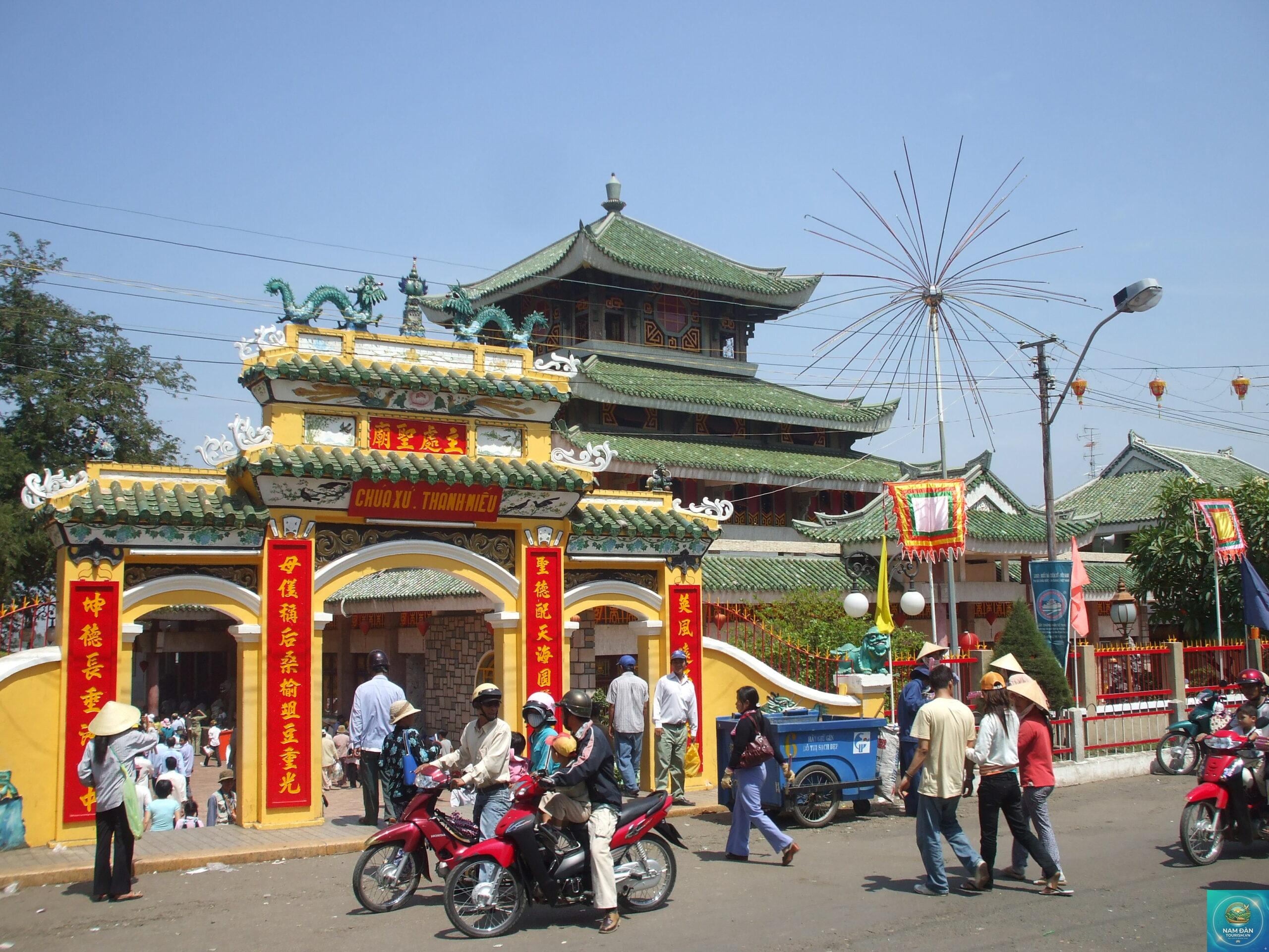 miếu bà chúa xứ núi sam - Hình 2