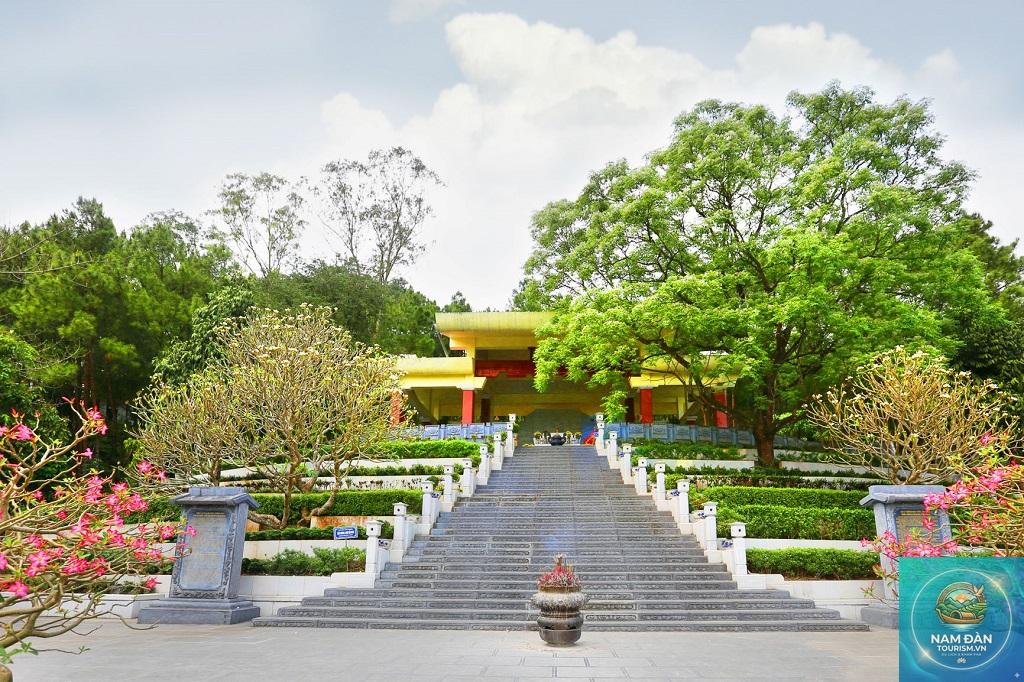 mộ bà hoàng thị loan