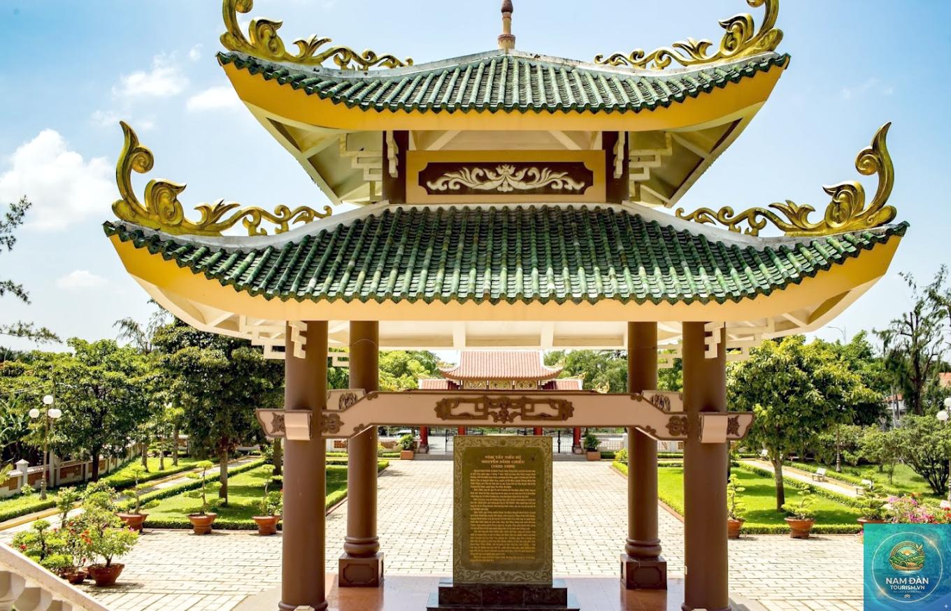mộ nguyễn đình chiểu - Hình 3
