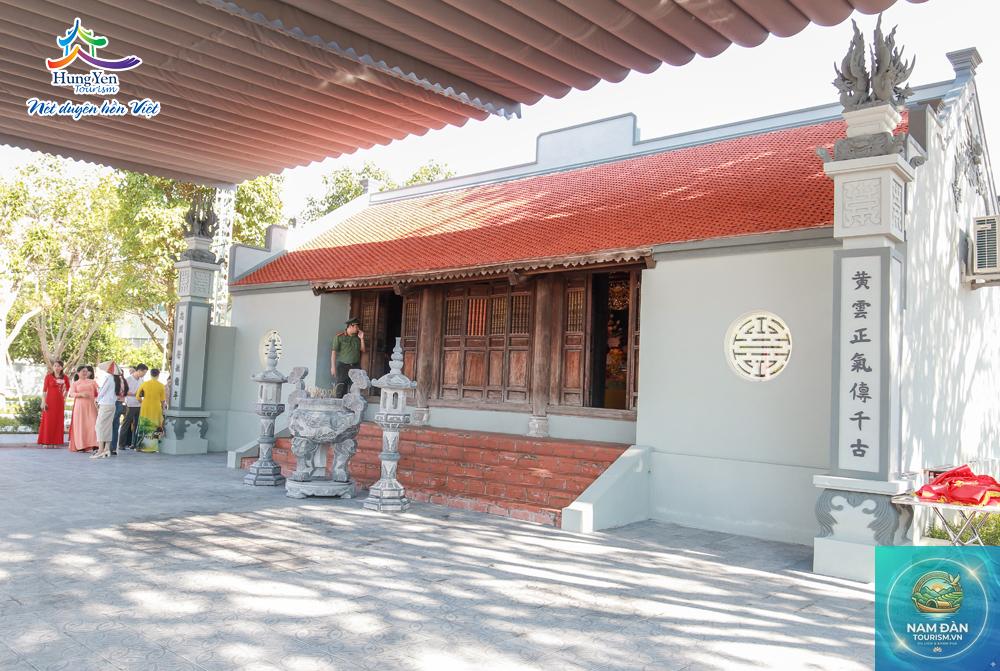 nhà lưu niệm bà hoàng thị loan