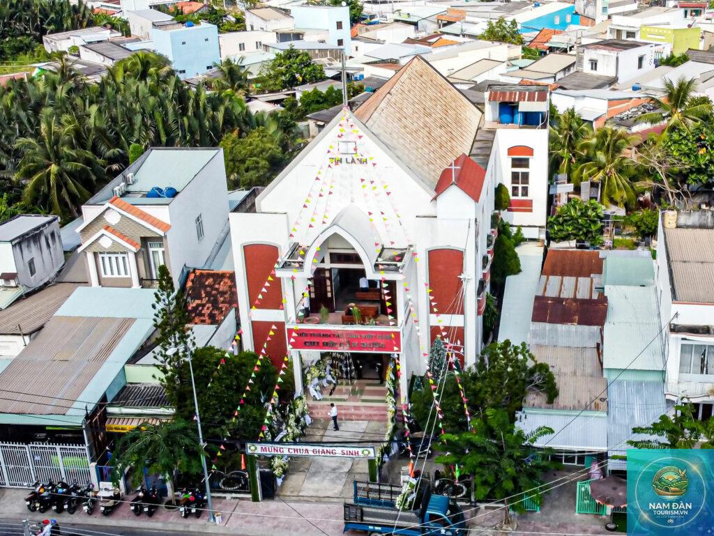 nhà thờ cần đước