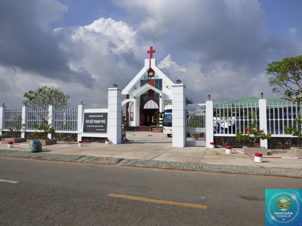 nhà thờ thạnh phú - Hình 2