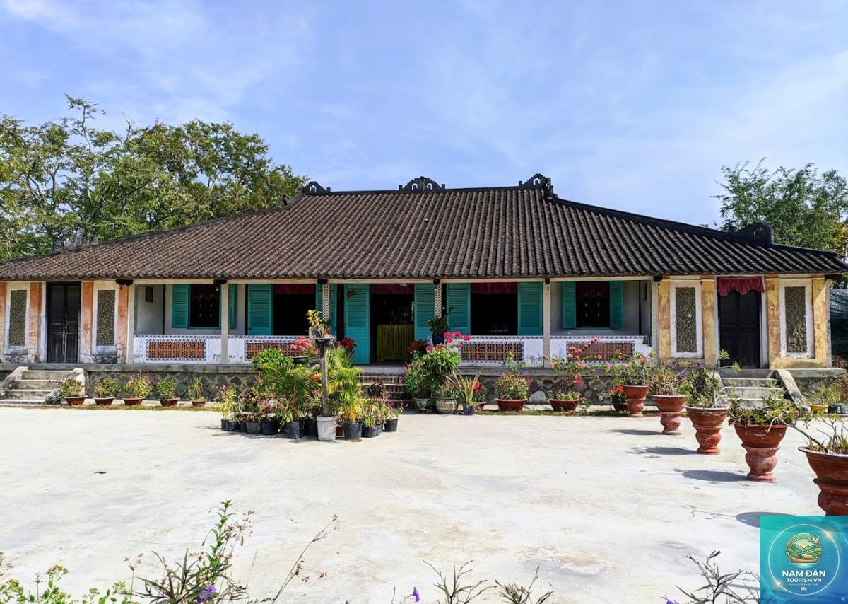 nhà trăm cột - Hình 3