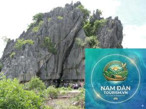 núi đá dựng