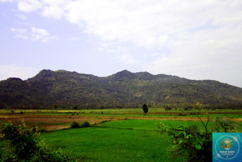 núi dài