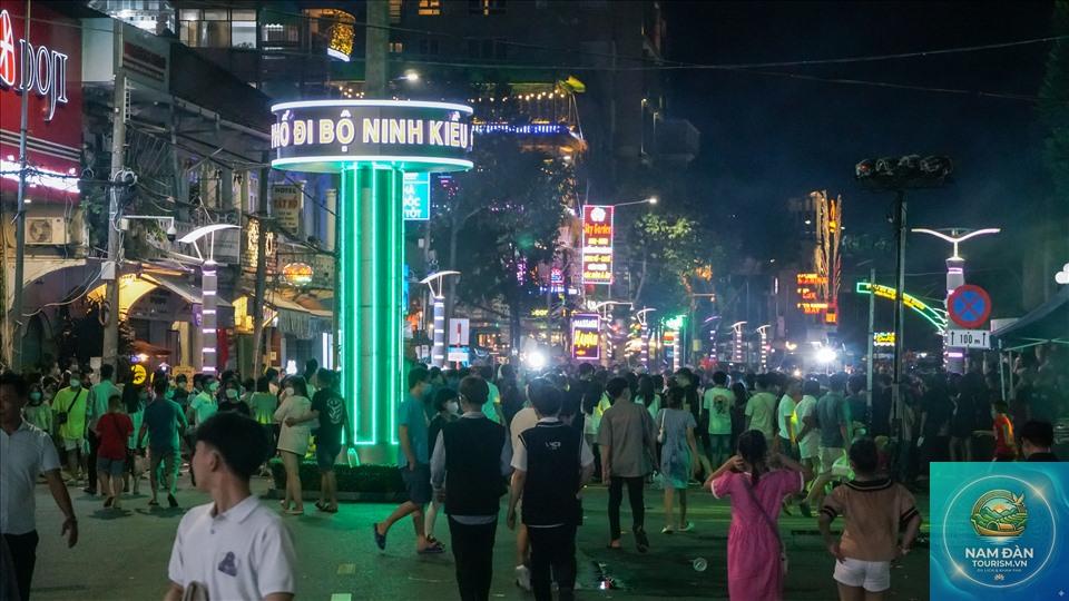 phố đi bộ ninh kiều