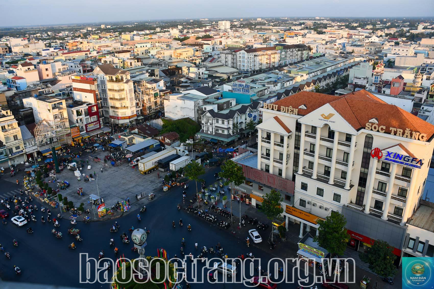 quảng trường đoàn kết sóc trăng - Hình 2