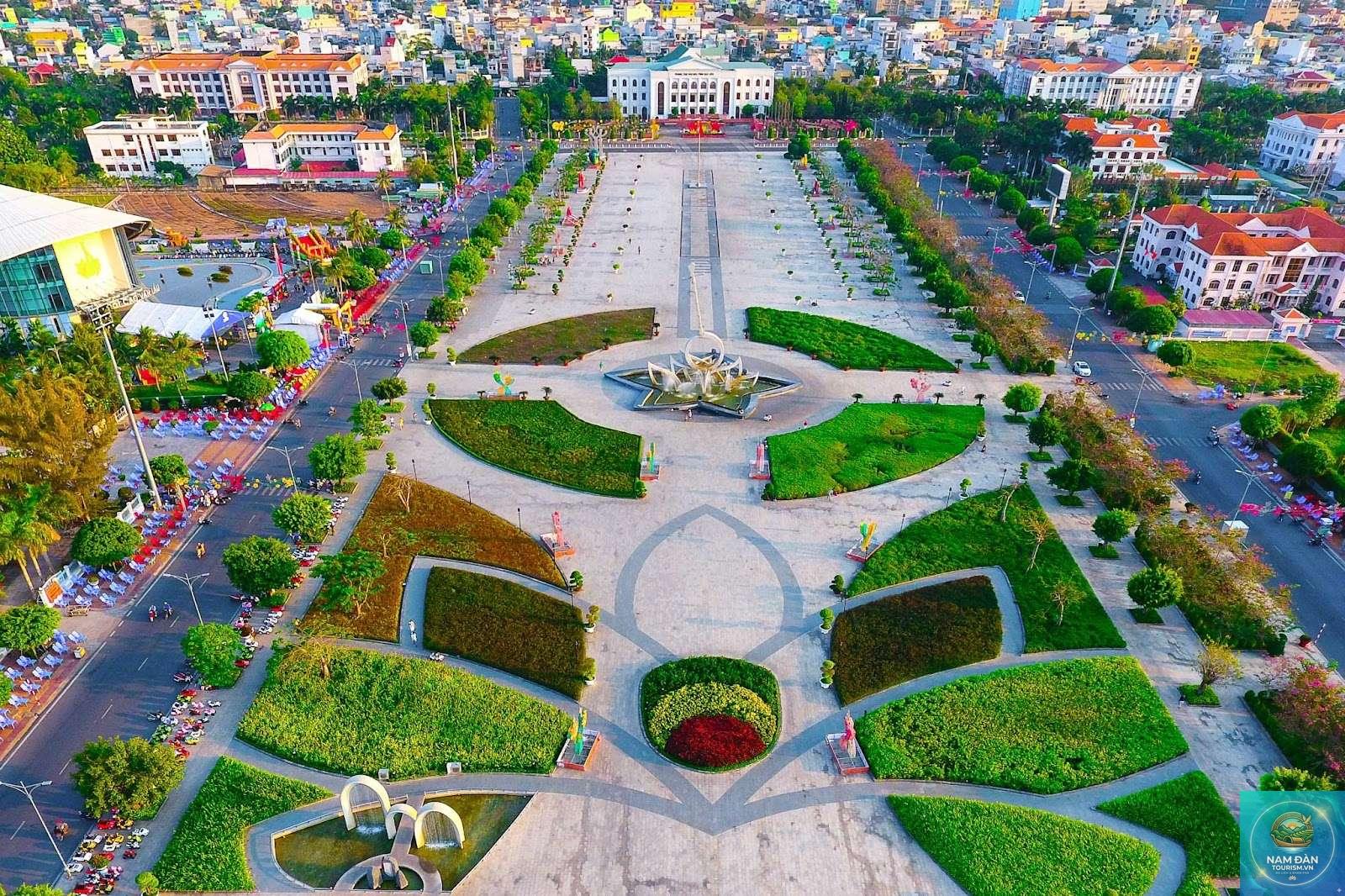 quảng trường hùng vương bạc liêu - Hình 1