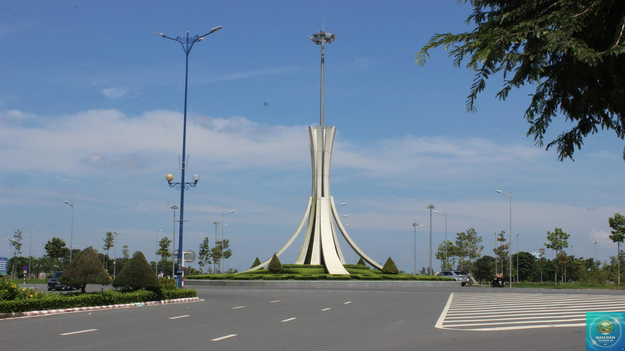 quảng trường hùng vương mỹ tho - Hình 3
