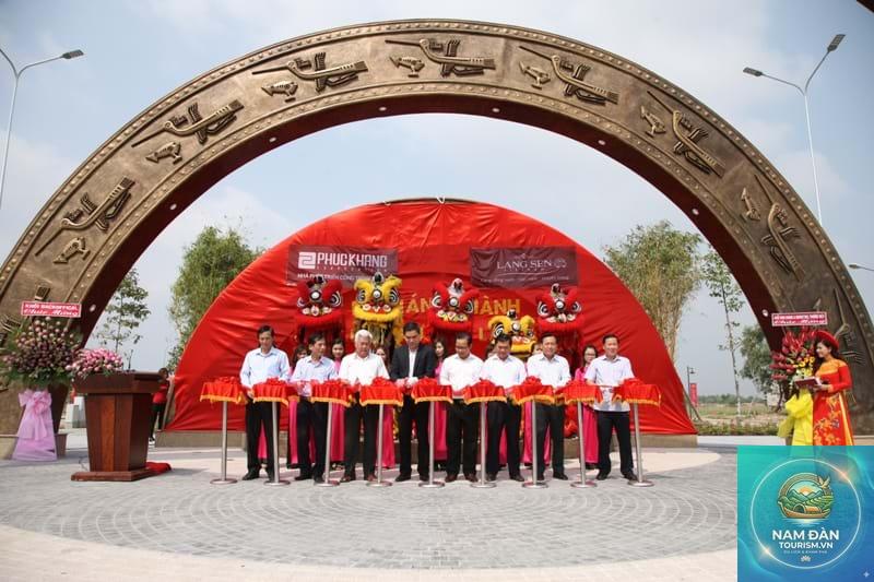 quảng trường làng sen - Hình 3