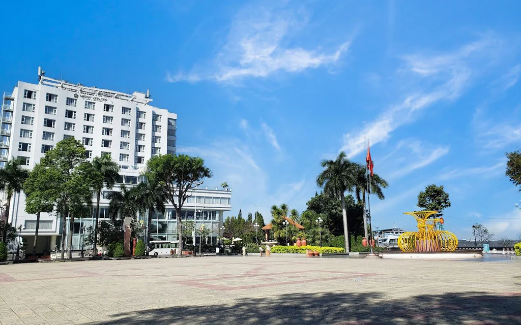 quảng trường vĩnh long - Hình 5