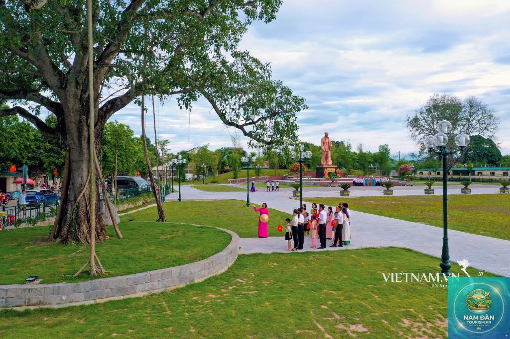 sân vận động làng sen - Hình 5