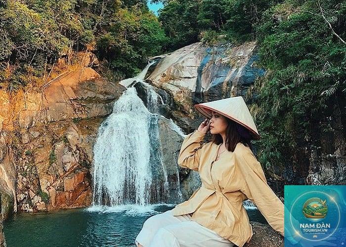thác khe kèm có tắm được không - Hình 1