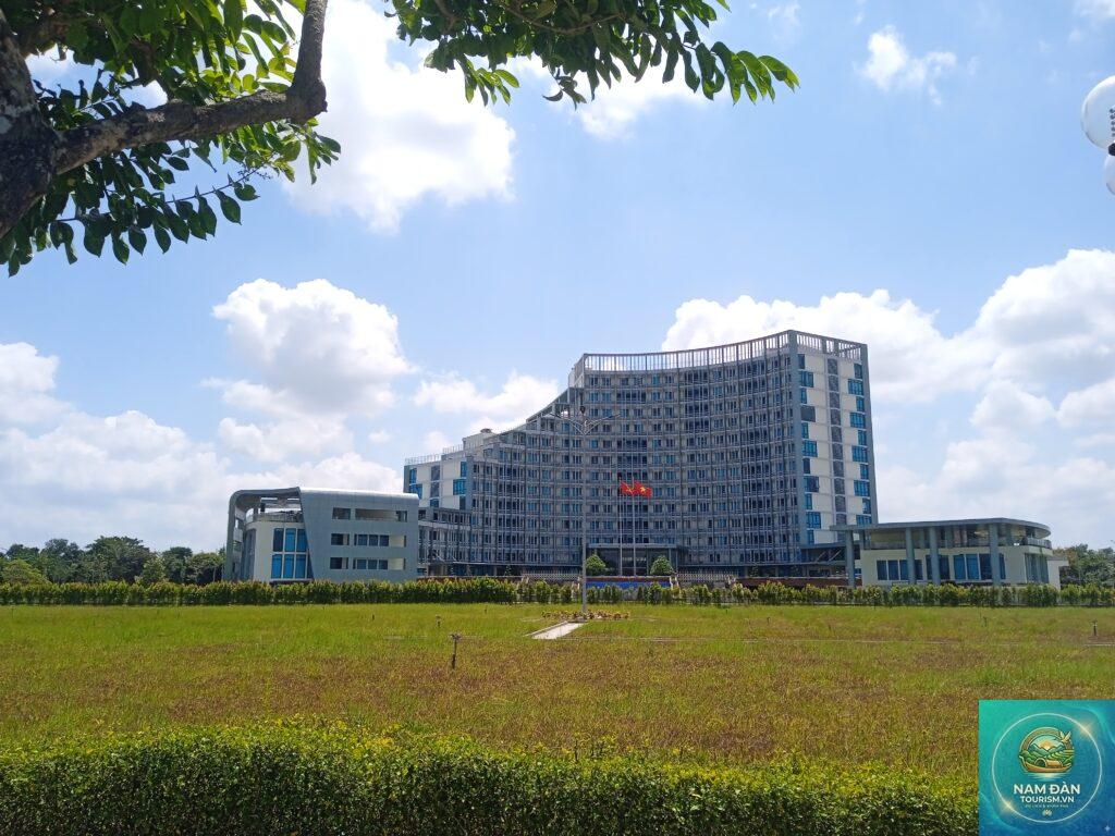 trung tâm hành chính vĩnh long