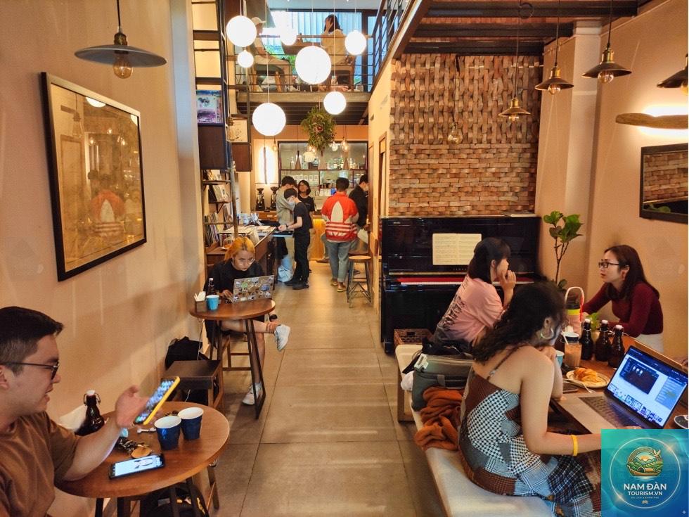 Cafe Slow Quận 3 - Hình 3