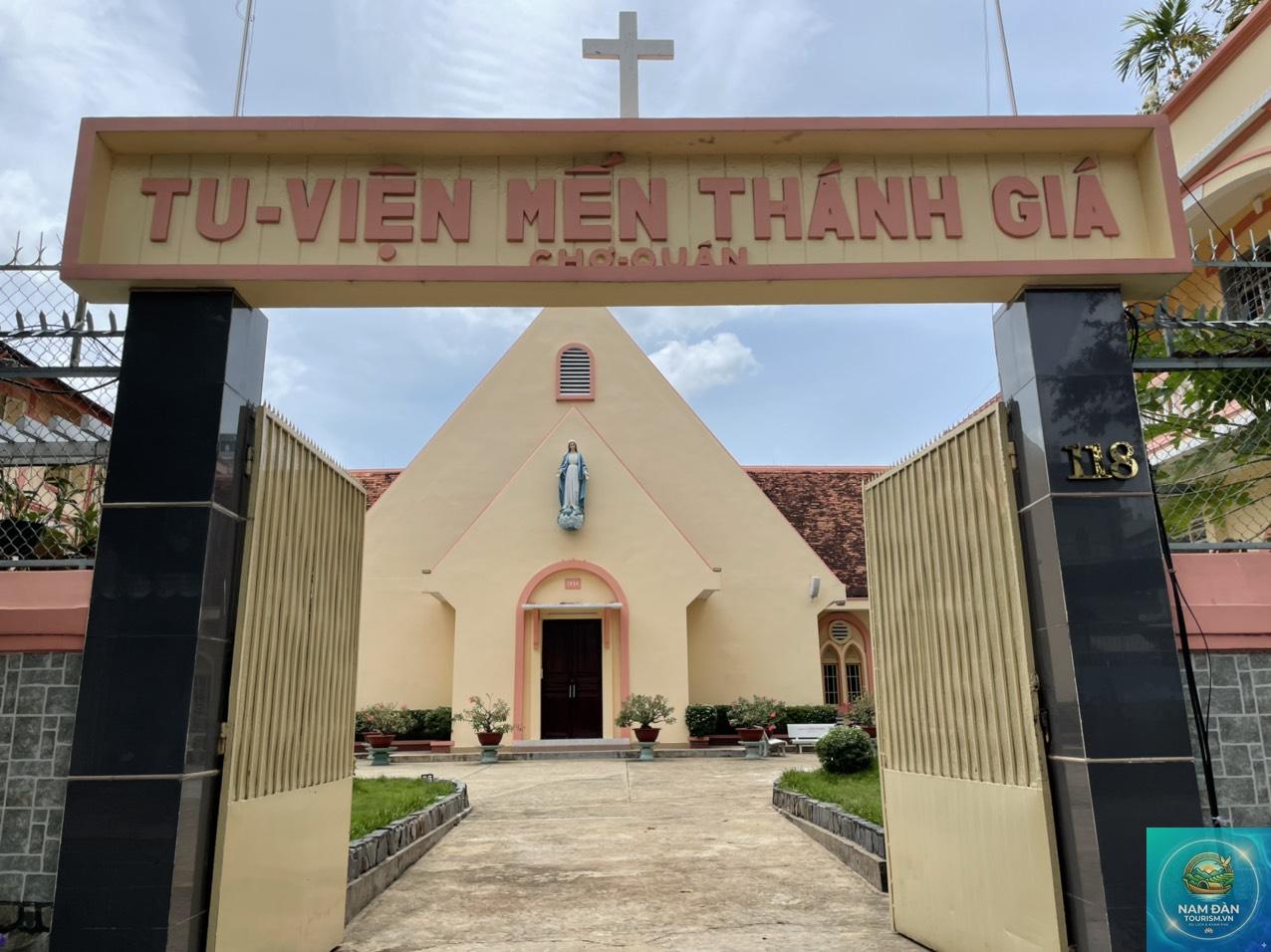 Dòng Mến Thánh Giá Tân Định Quận 1 - Hình 1