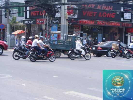 Ngã tư Nguyễn Đình Chiểu – Cách Mạng Tháng Tám Quận 3 - Hình 3