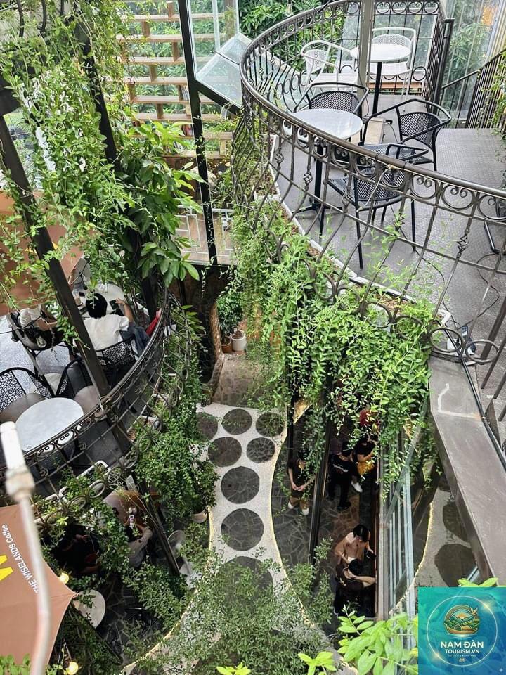 Tiệm Cà Phê Mùa Hè Quận 3 - Hình 3