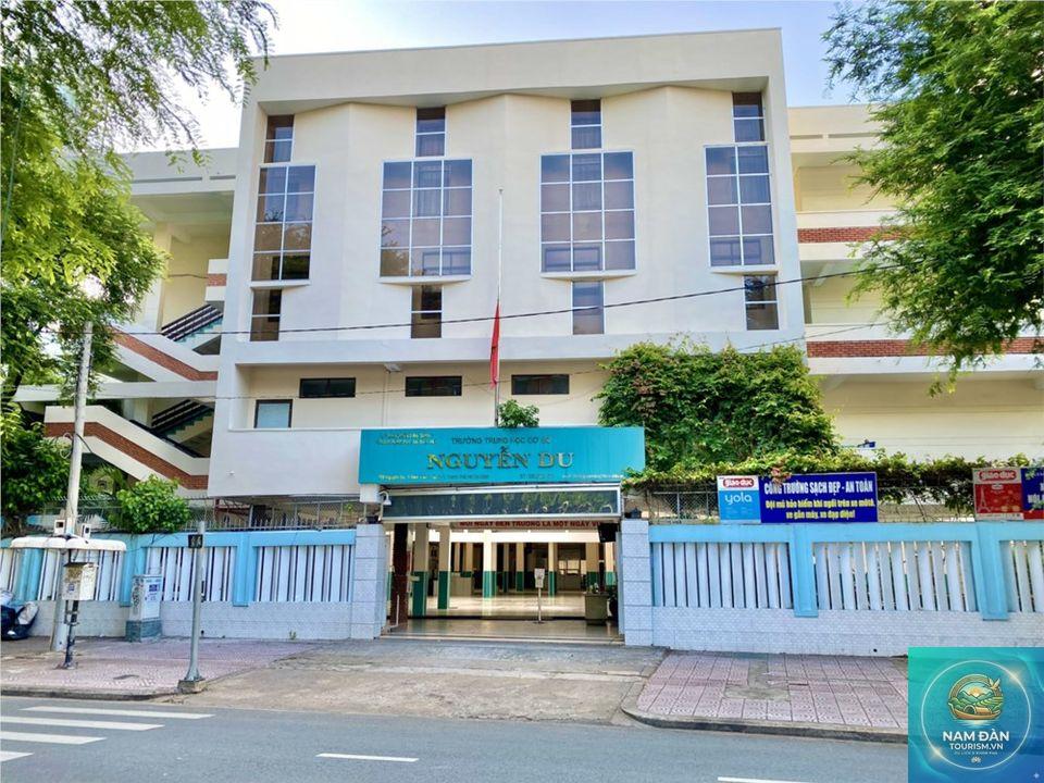 Trường THCS Nguyễn Du Quận 1 - Hình 1
